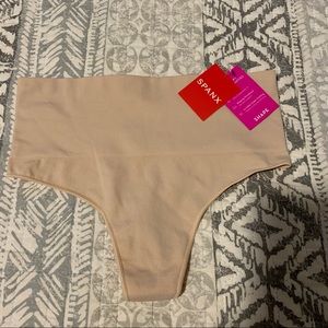 NWT Spanx Shape Thong